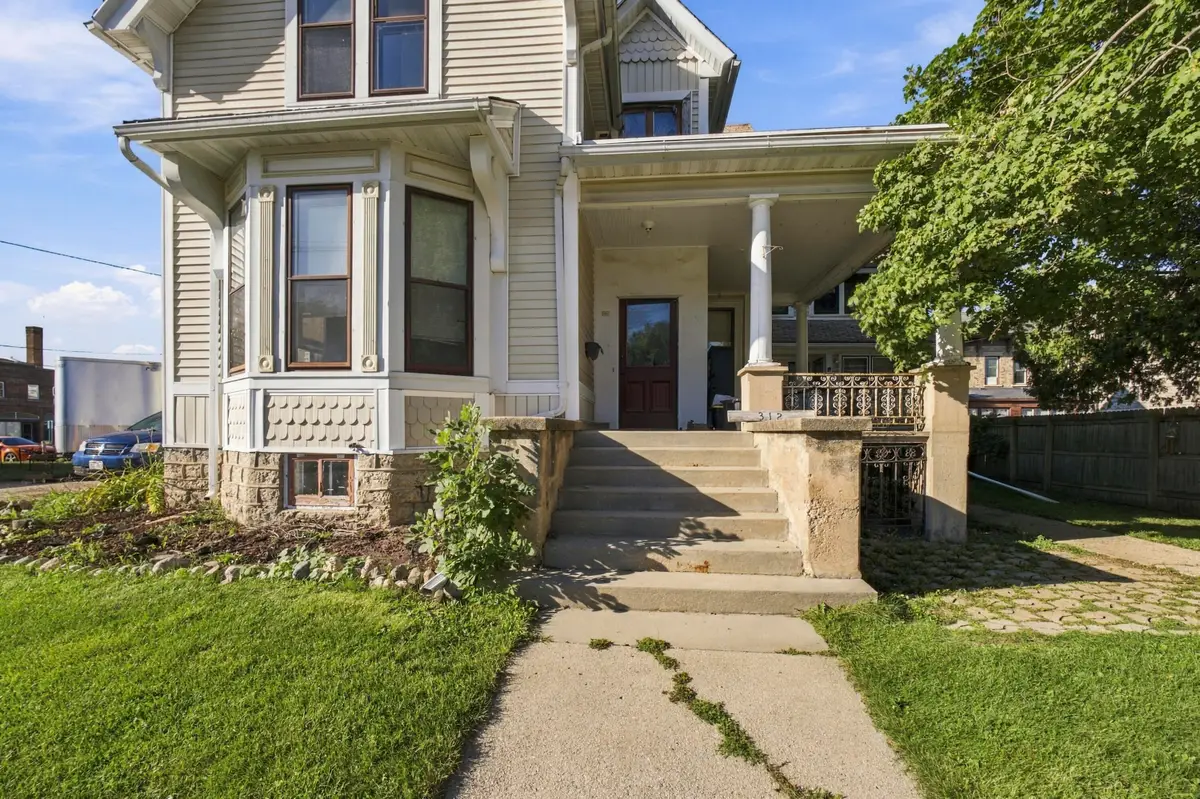 312 E Jefferson St, Waupun, WI 53963 - #1