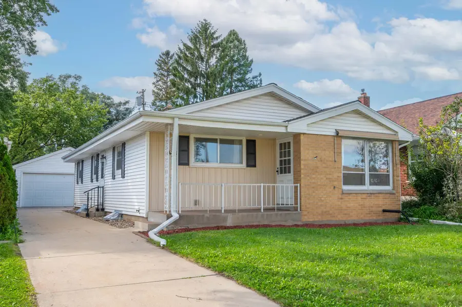 2533 N 113th St, Wauwatosa, WI 53226 - #2