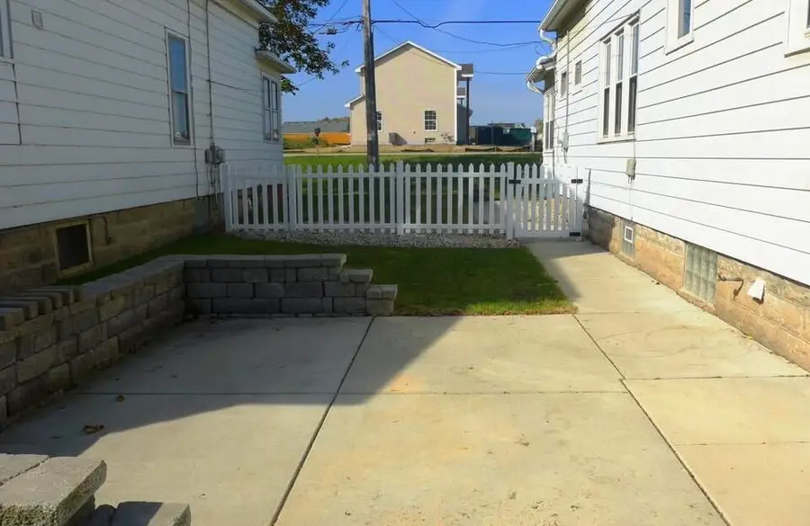 8860 S 5th Ave, Oak Creek, WI 53154 - #3