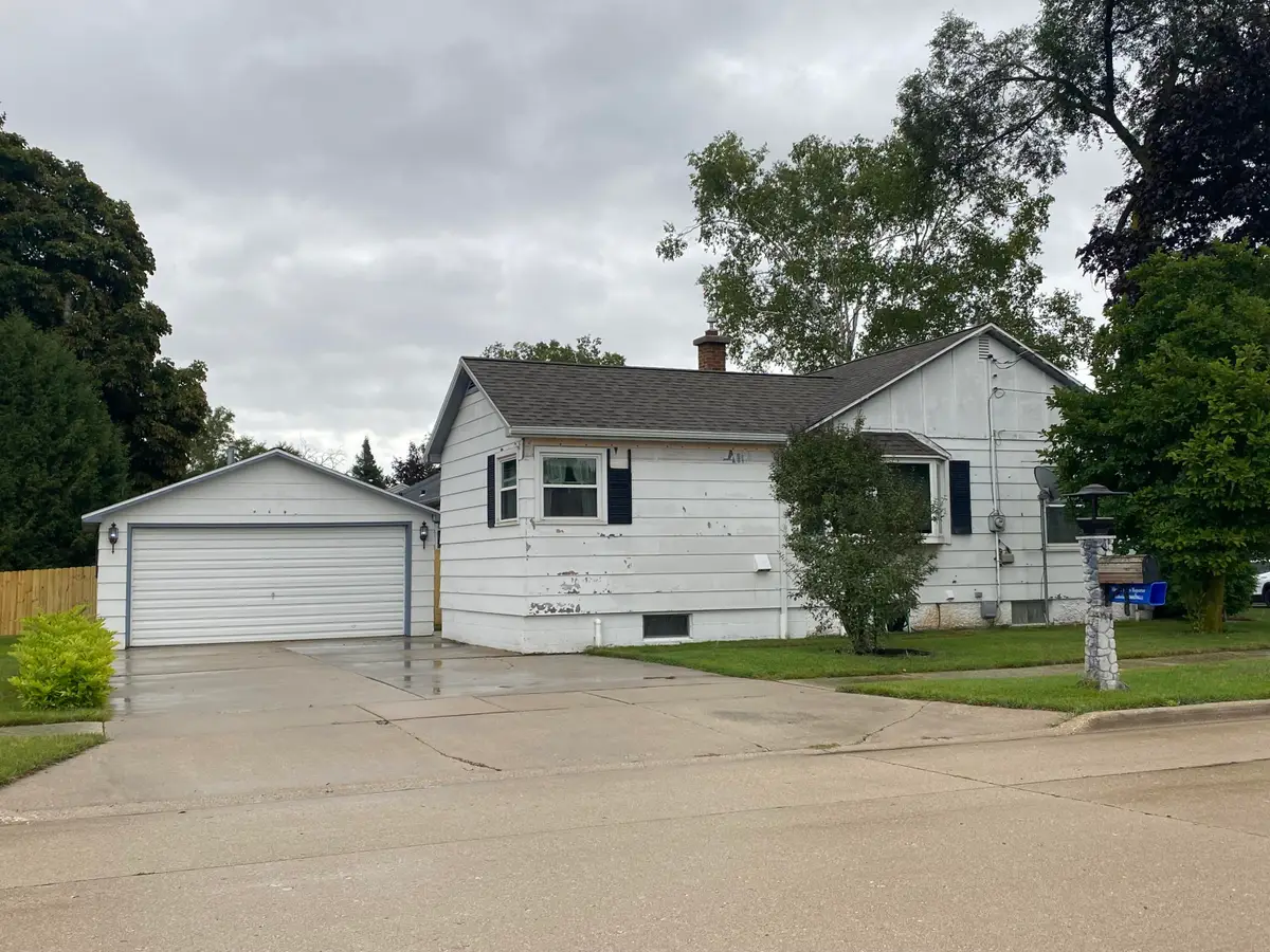 4022 Delta St, Manitowoc, WI 54220 - #1