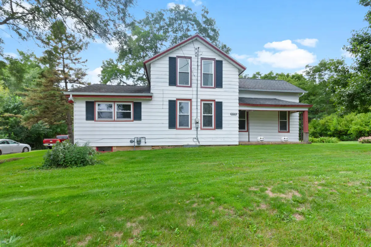 5245 S Martin Rd, New Berlin, WI 53146 - #1