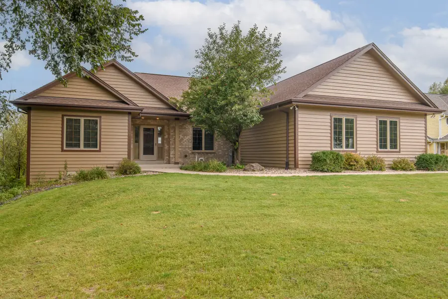 1326 Two Rivers Ct, Mukwonago, WI 53149 - #2