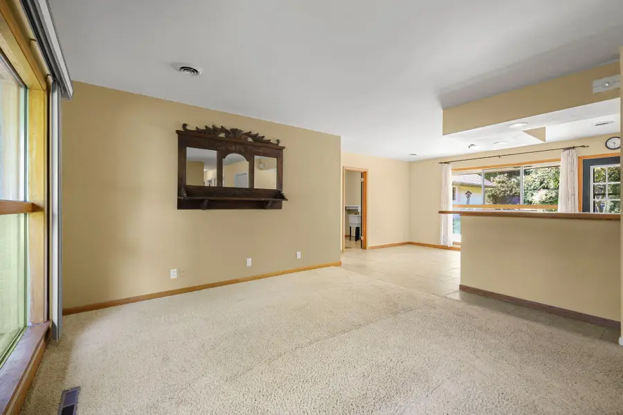 5805 Yorkshire Rd, Madison, WI 53711 - #3