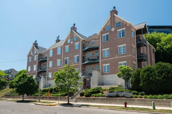 1809 N Commerce St, Milwaukee, WI 53212