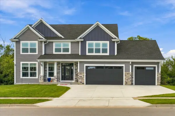 935 Kohlwey Dr, Grafton, WI 53024