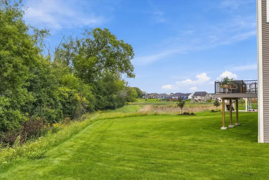 935 Kohlwey Dr, Grafton, WI 53024 - #2