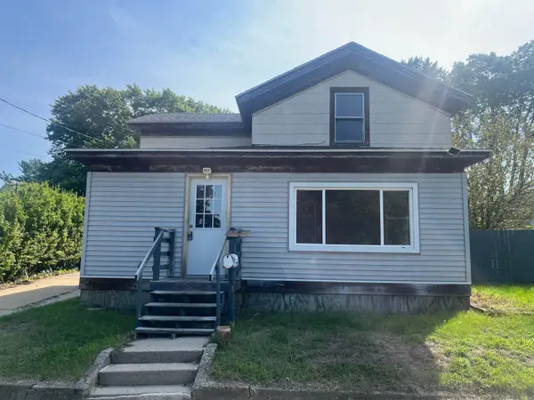 640 N Locust St, Reedsburg, WI 53959