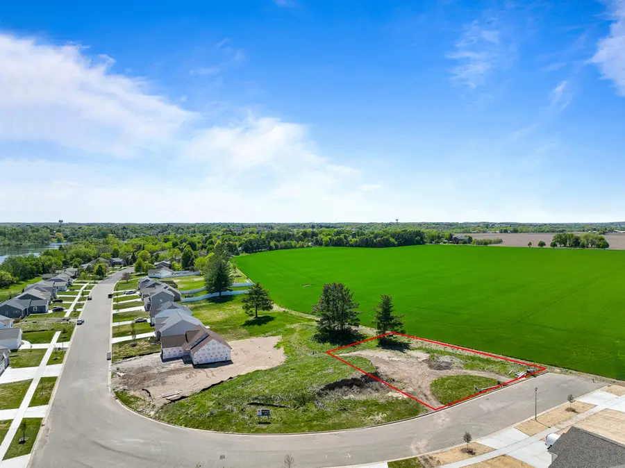 715 Arbor Ridge Dr, Delavan, WI 53115 - #3