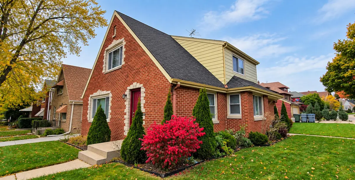 2705 N Carlton Pl, Milwaukee, WI 53210 - #1