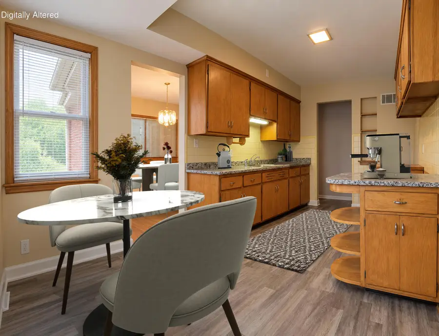 2705 N Carlton Pl, Milwaukee, WI 53210 - #3