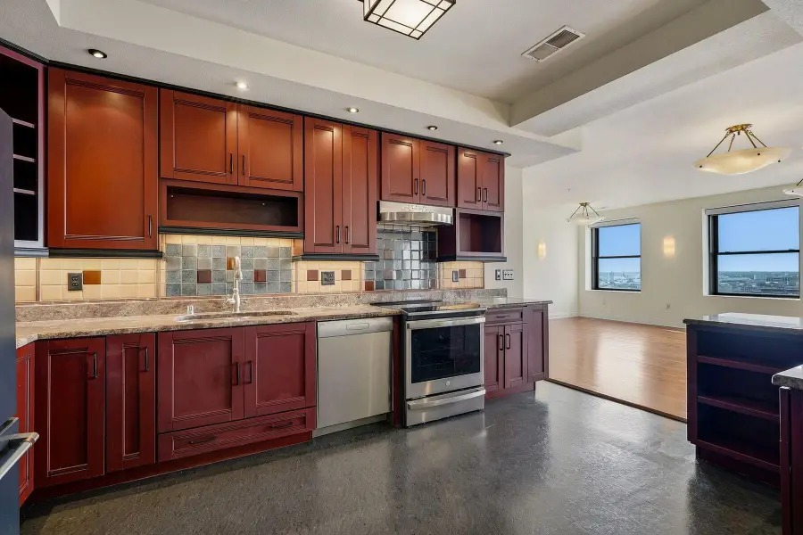 606 W Wisconsin Ave, Milwaukee, WI 53203 - #3