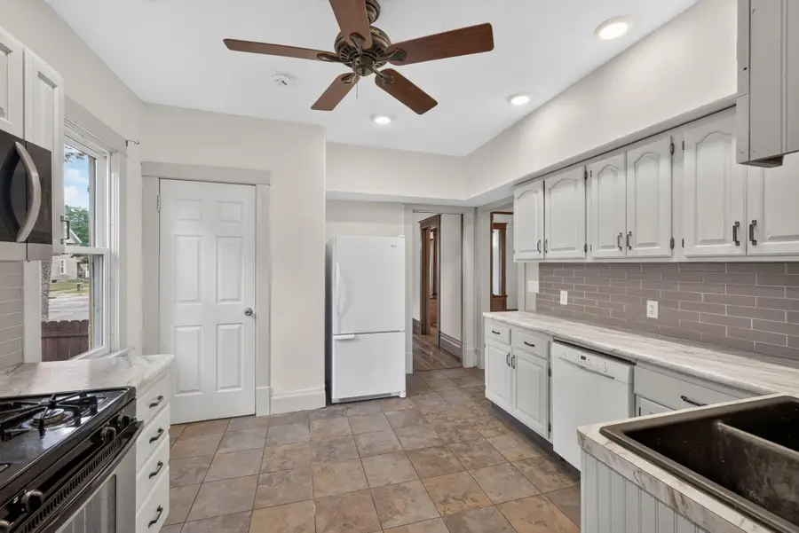 1733 Charles St, La Crosse, WI 54603 - #3
