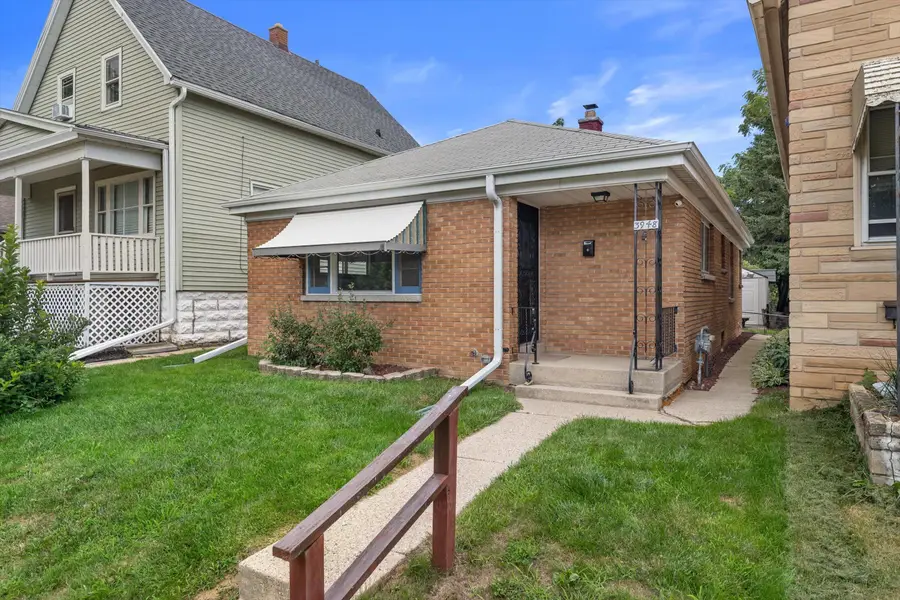 3948 E Underwood Ave, Cudahy, WI 53110 - #3