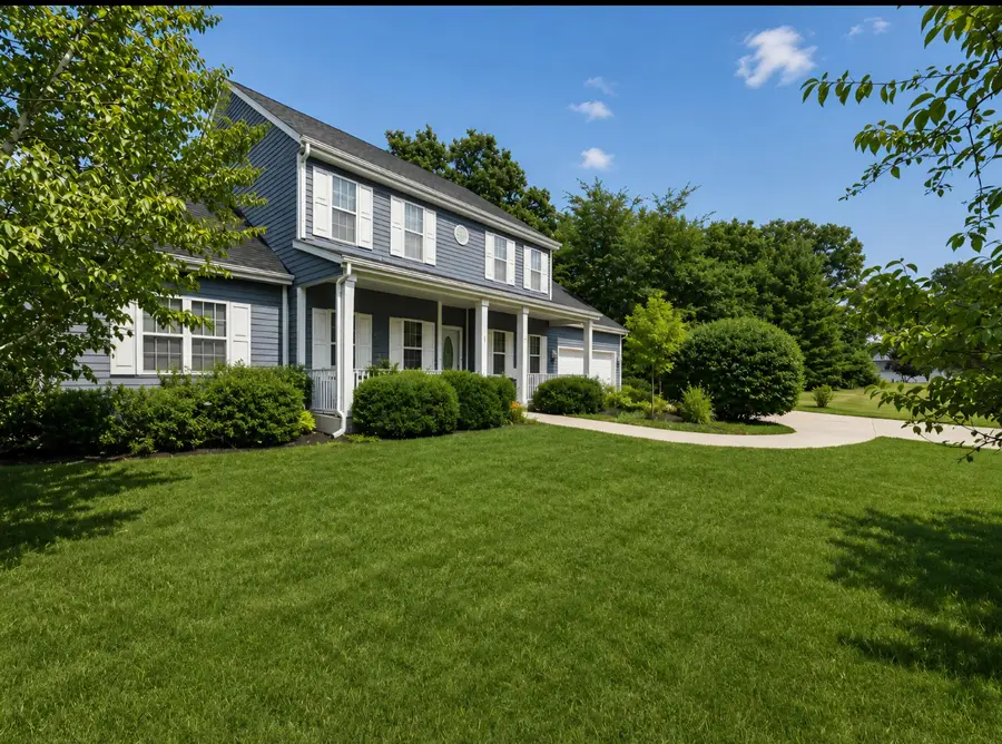 4848 W Woodland Dr, Franklin, WI 53132 - #2