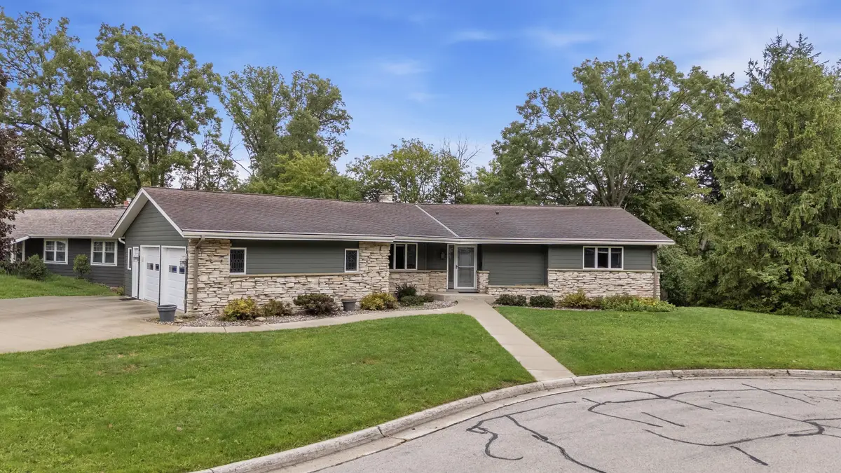 170 Crestwood Dr, Sheboygan Falls, WI 53085 - #1