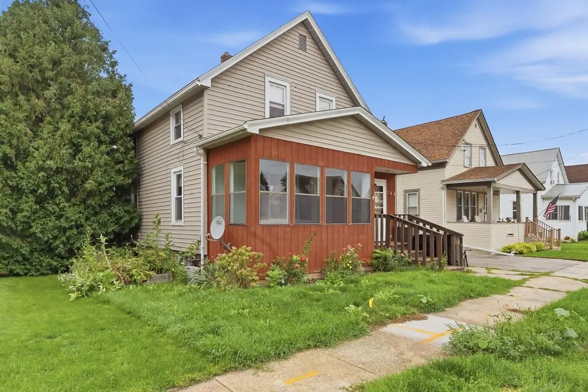 762 Pine St, Sheboygan Falls, WI 53085 - #1
