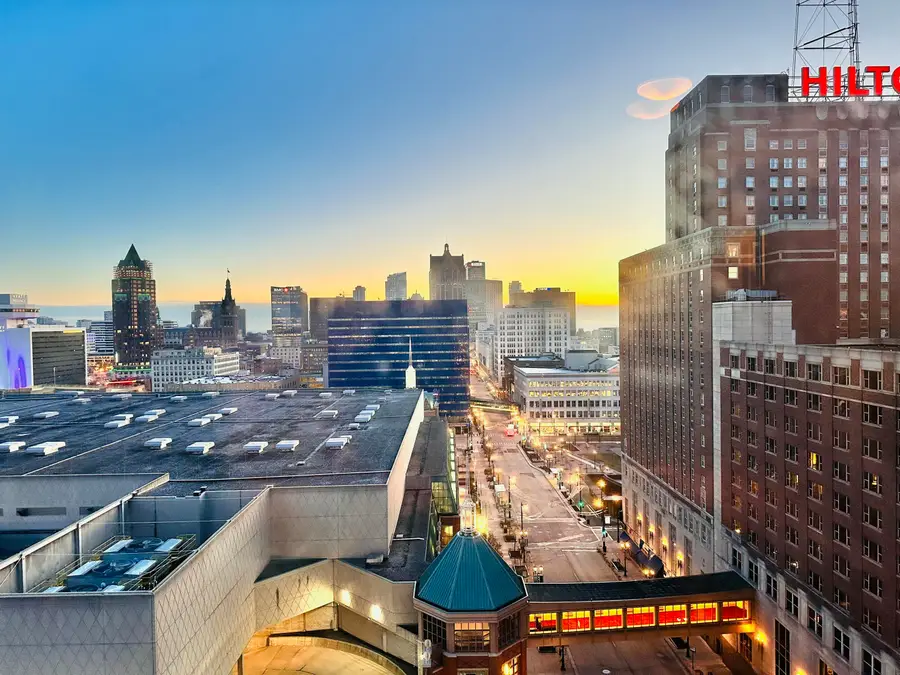 606 W Wisconsin Ave, Milwaukee, WI 53203 - #2