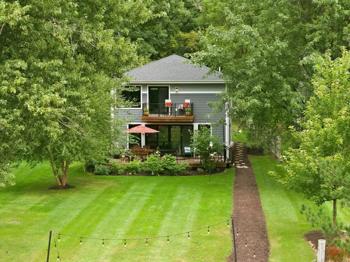 34215 Venice Park Rd, Summit, WI 53018 - #1