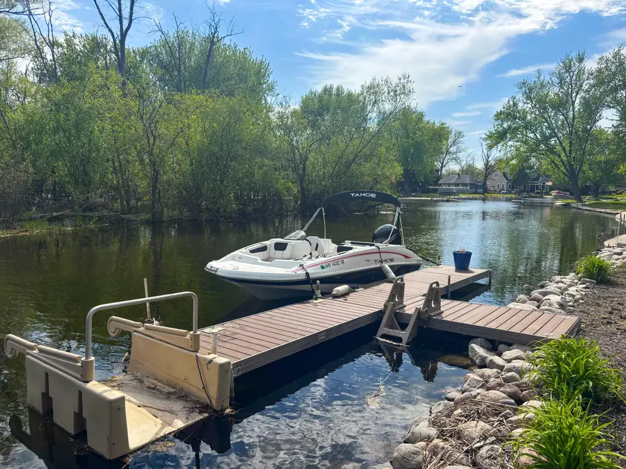34215 Venice Park Rd, Summit, WI 53018 - #2