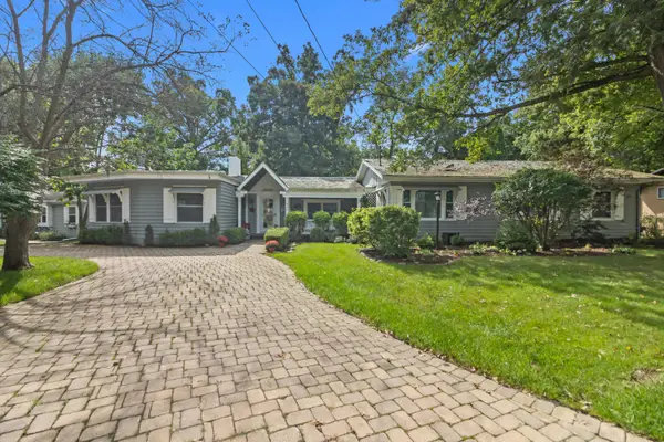 435 Forest Dr, Fontana, WI 53125