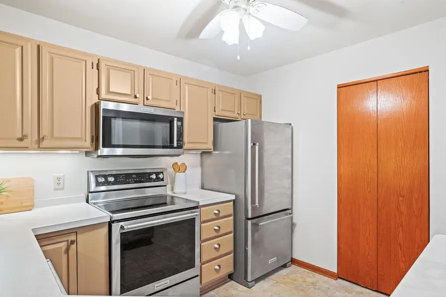 409 N Main St, Thiensville, WI 53092 - #3