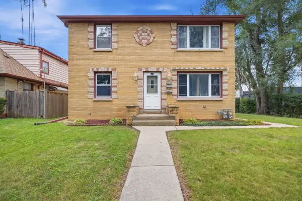 3056 S 93rd St, West Allis, WI 53227