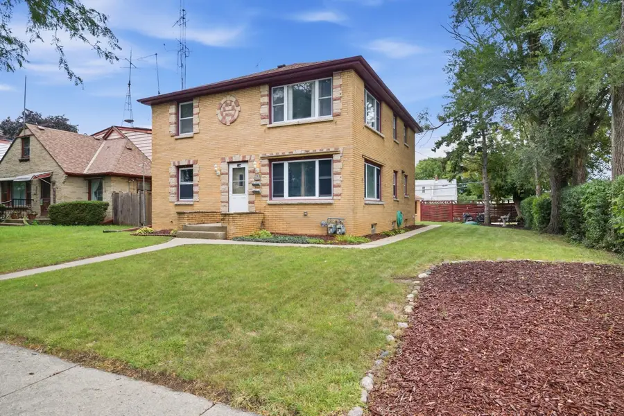 3056 S 93rd St, West Allis, WI 53227 - #2