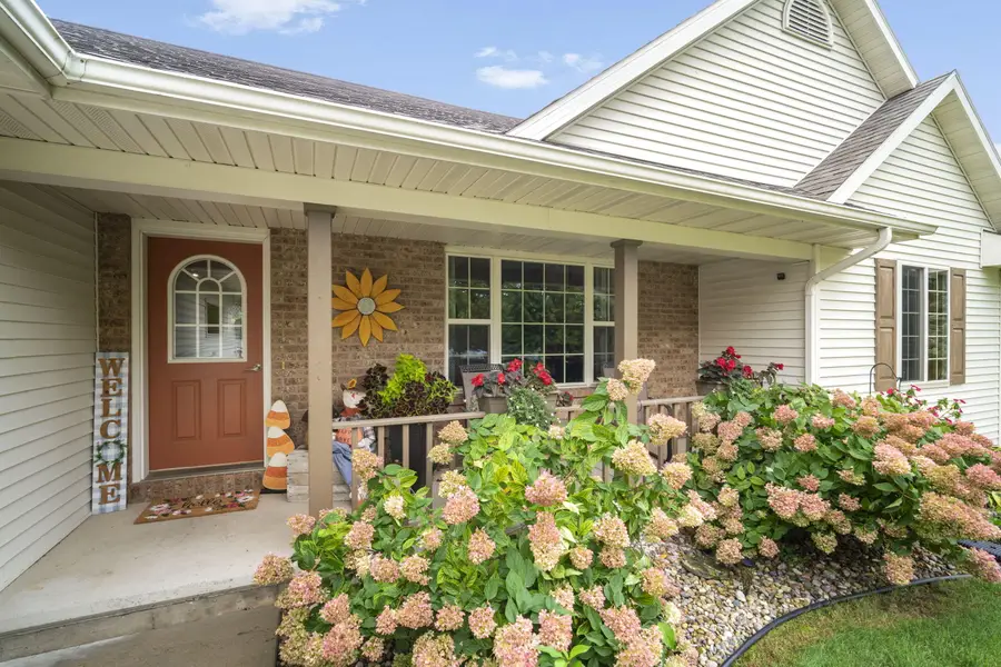 W3836 Somerset Ct, Saint Peter, WI 54937 - #2
