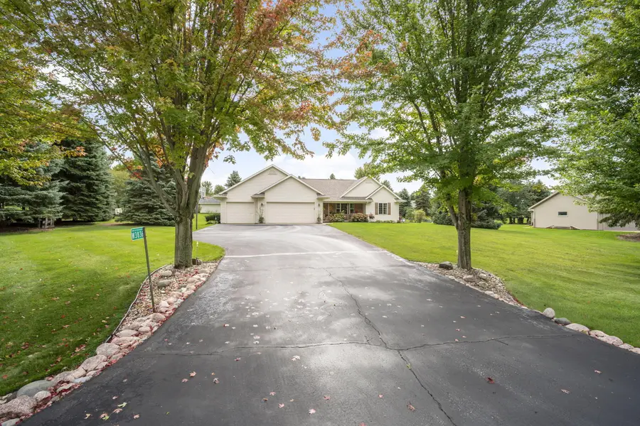 W3836 Somerset Ct, Saint Peter, WI 54937 - #3