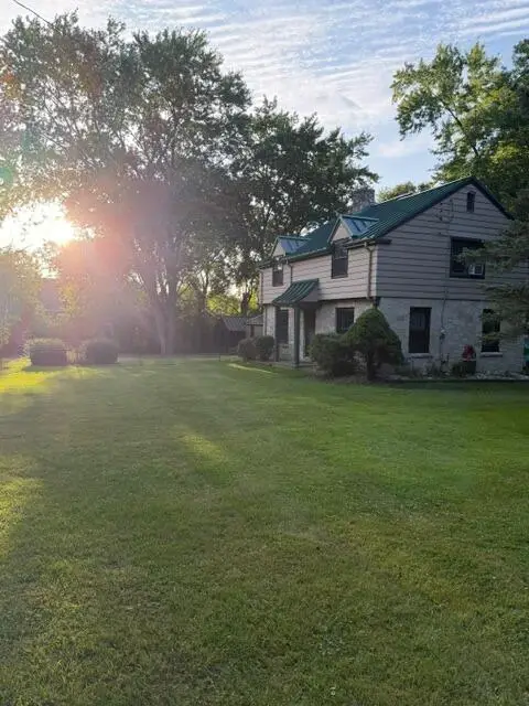 1177 Lakefield Rd, Grafton, WI 53024 - #2