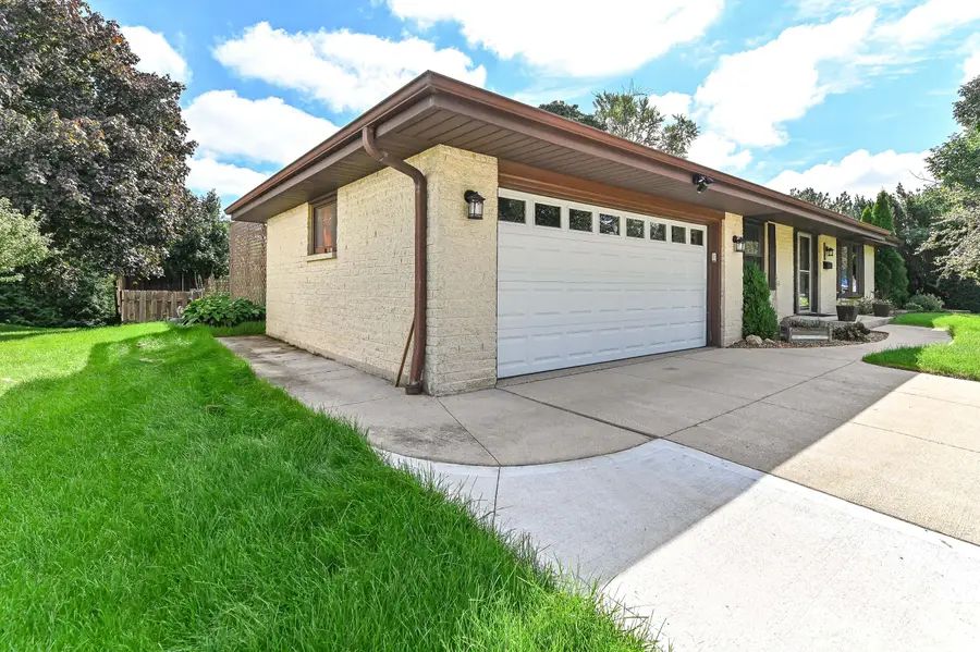 5224 S 23rd St, Milwaukee, WI 53221 - #3