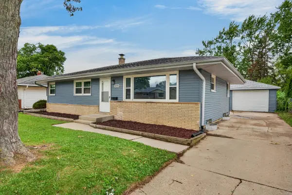 8254 W Daphne St, Milwaukee, WI 53223
