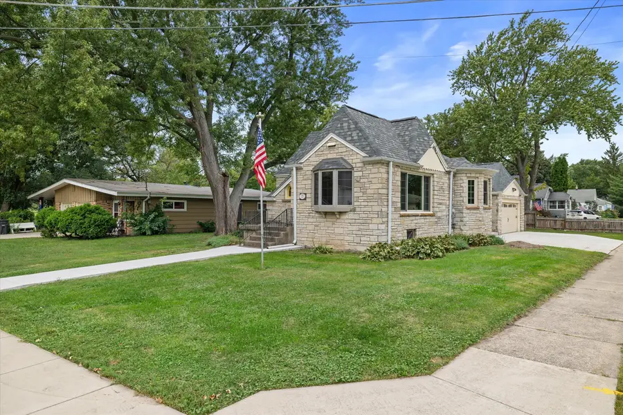 2000 Summit Ave, Waukesha, WI 53188 - #3
