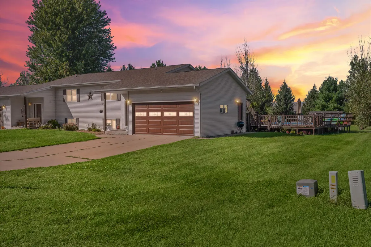 W8326 Prairie Pine Ln, Onalaska, WI 54650 - #1