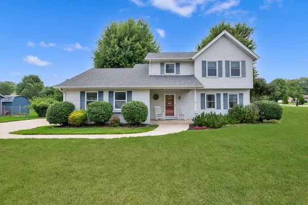 7941 S Cecily Dr, Oak Creek, WI 53154