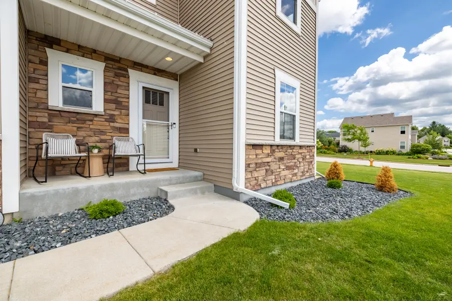 1298 Juniper Ln, Oconomowoc, WI 53066 - #2