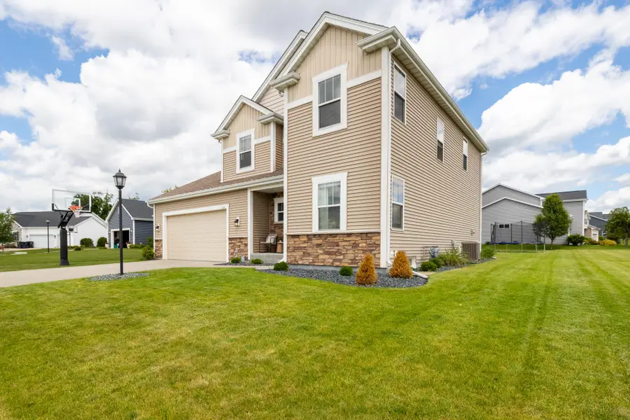 1298 Juniper Ln, Oconomowoc, WI 53066 - #3