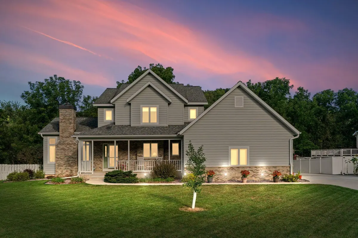 w5522 Southdale Dr, Shelby, WI 54601 - #1