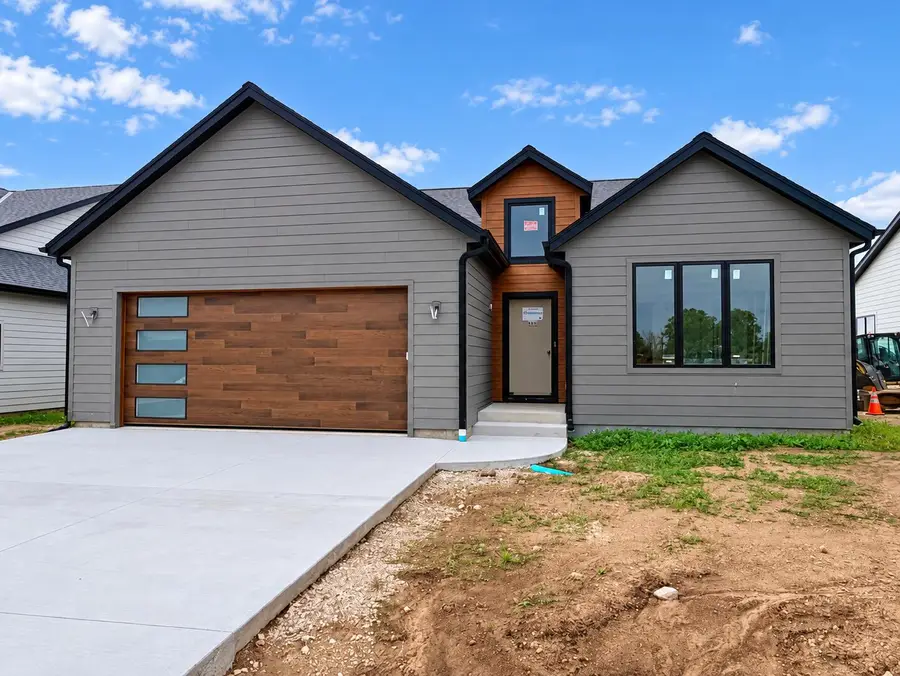 842 Stanton Way, Saukville, WI 53080 - #2