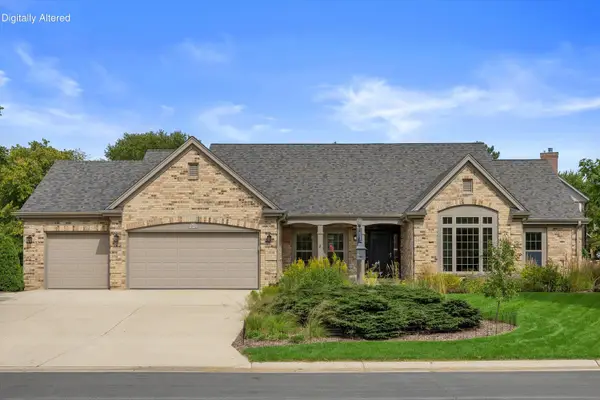 N74W16142 Stonewood Dr, Menomonee Falls, WI 53051