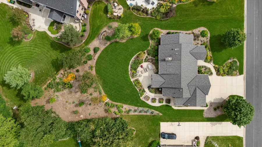 N74W16142 Stonewood Dr, Menomonee Falls, WI 53051 - #3