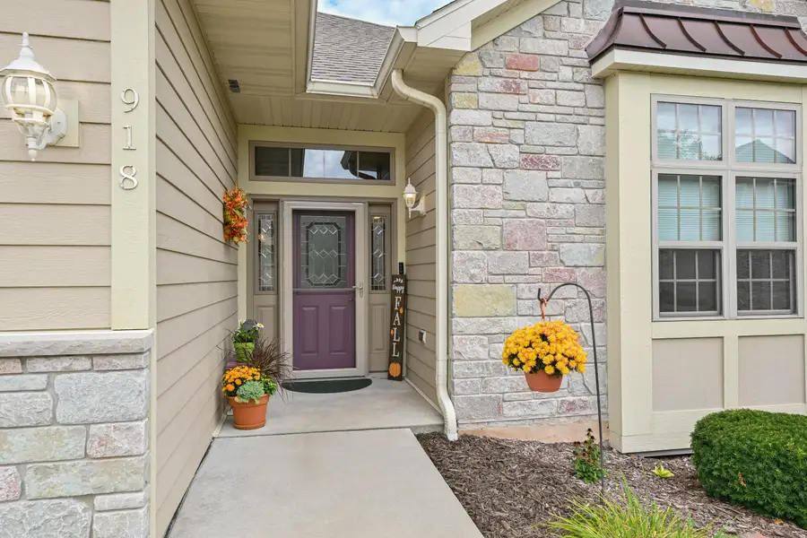 918 Foxland Pl, West Bend, WI 53095 - #2