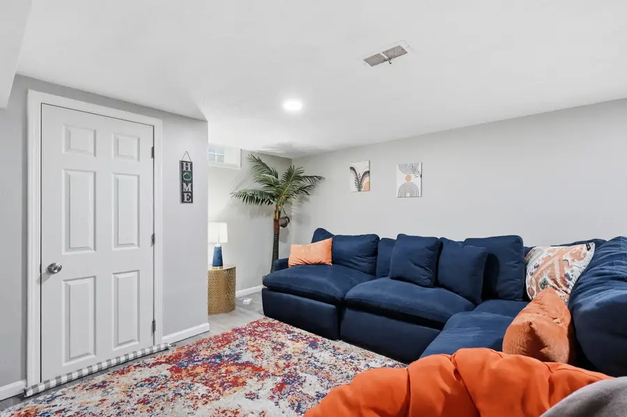 5800 W Vienna Ave, Milwaukee, WI 53216 - #2