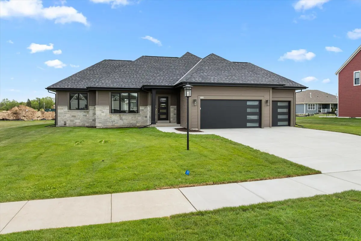 1564 Fairwinds Blvd, Mukwonago, WI 53149 - #1