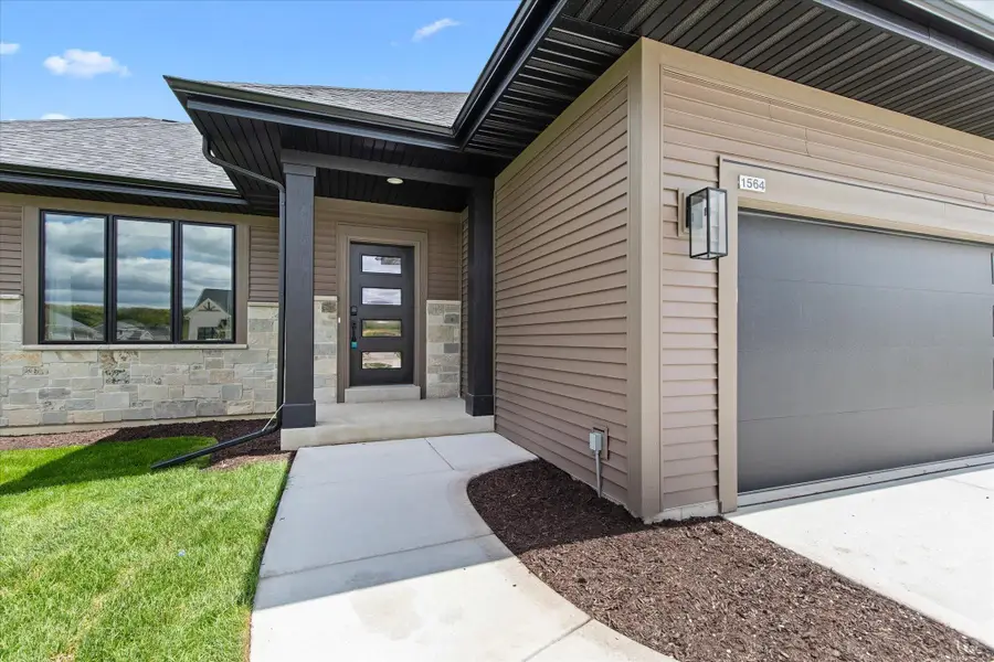 1564 Fairwinds Blvd, Mukwonago, WI 53149 - #2