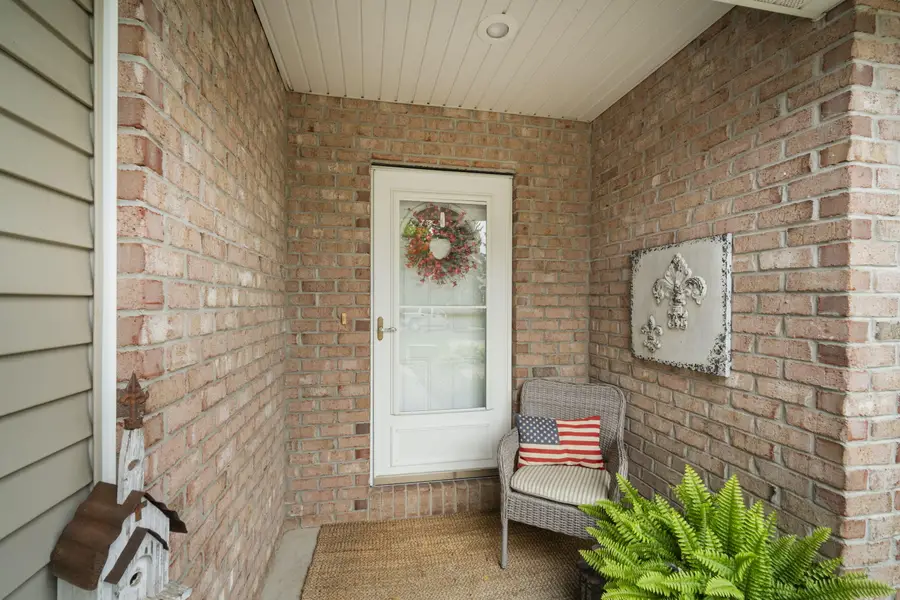 103 Concord Pl, Watertown, WI 53094 - #2