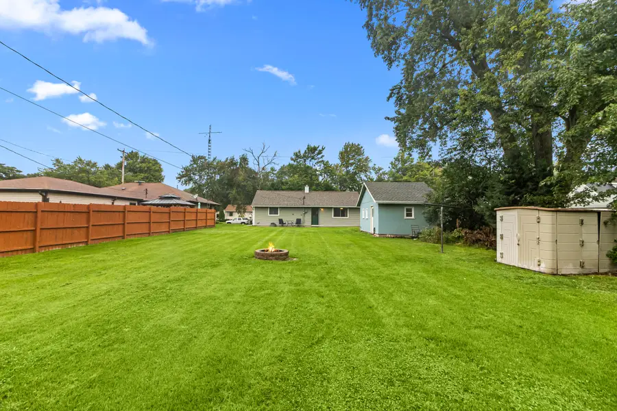 1126 E Wisconsin St, Delavan, WI 53115 - #3