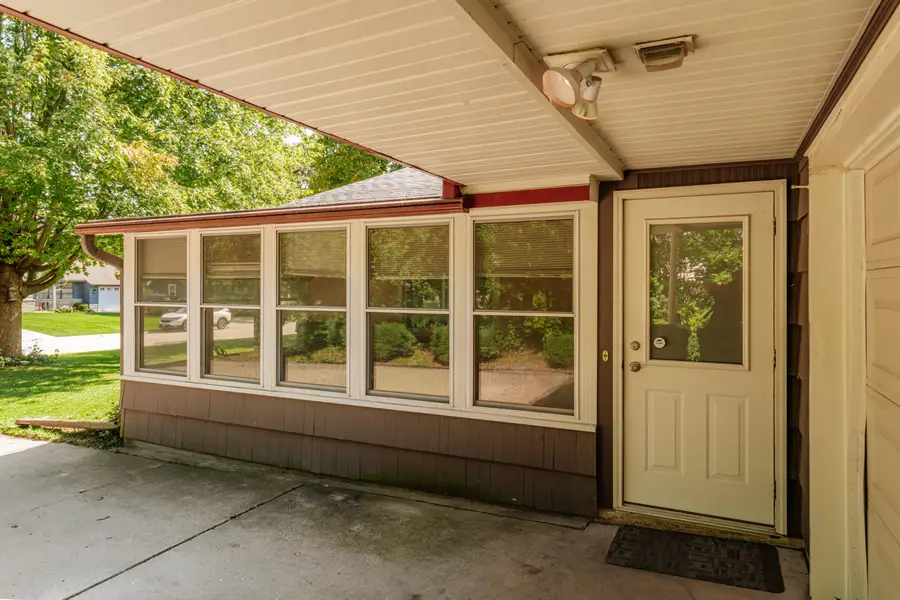 7115 N Seneca Ave, Glendale, WI 53217 - #3