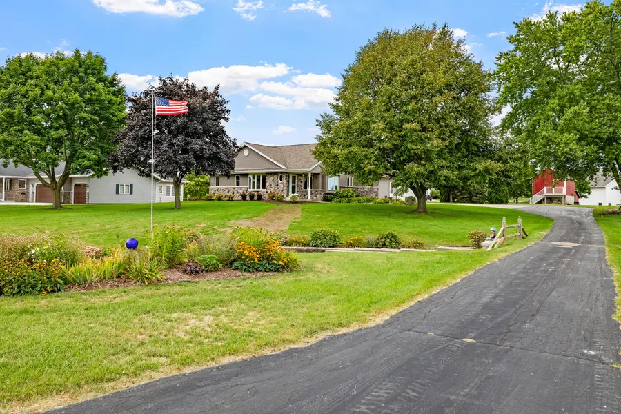 335 N Main St, Cedar Grove, WI 53013 - #3
