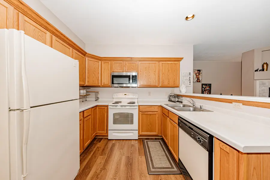11200 W Gilbert Ave, Wauwatosa, WI 53226 - #3